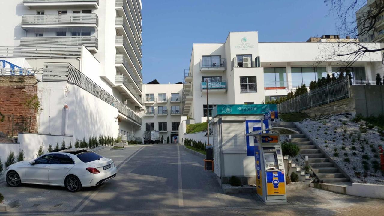 Aparthotel Przy Plazy Miedzyzdroje Exterior foto